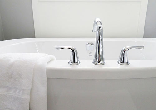 Should the Kitchen Faucet Match the Sink?